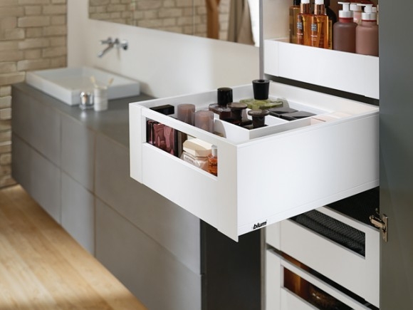 Blum Legrabox with rail bar